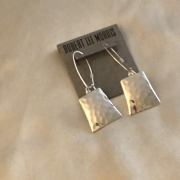 Robert Lee Morris Silver Tone Hammered Geometric Square Drop Earrings NWT - Picture 3 of 11